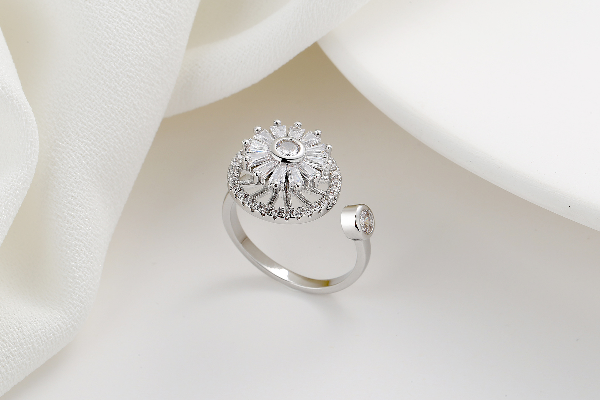 Womens Rotatable Clover Anxiety Rings Fidget Spinner Adjustable Open Rings